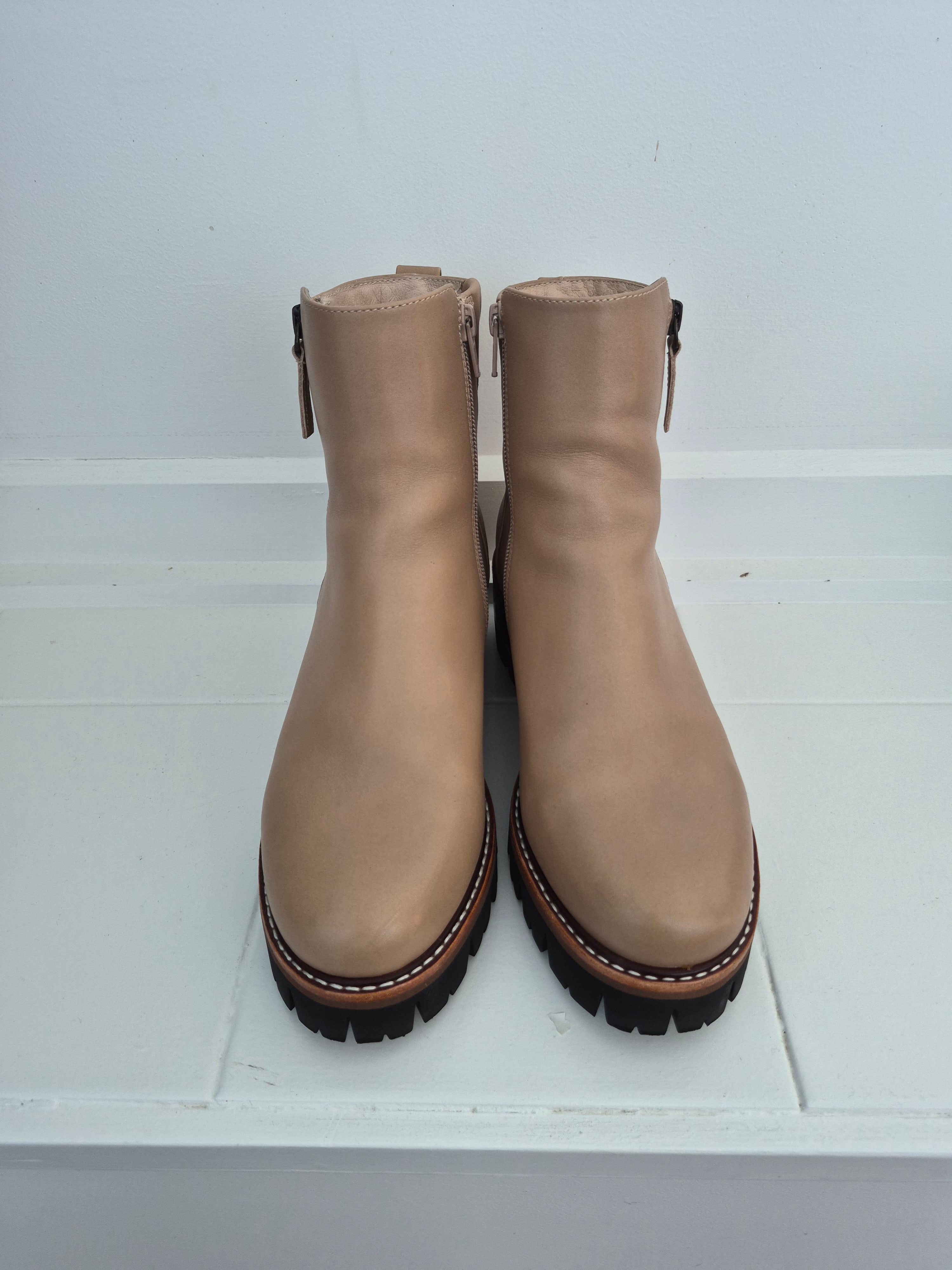 Isabella Anselmi Ankle Boots | Size 39
