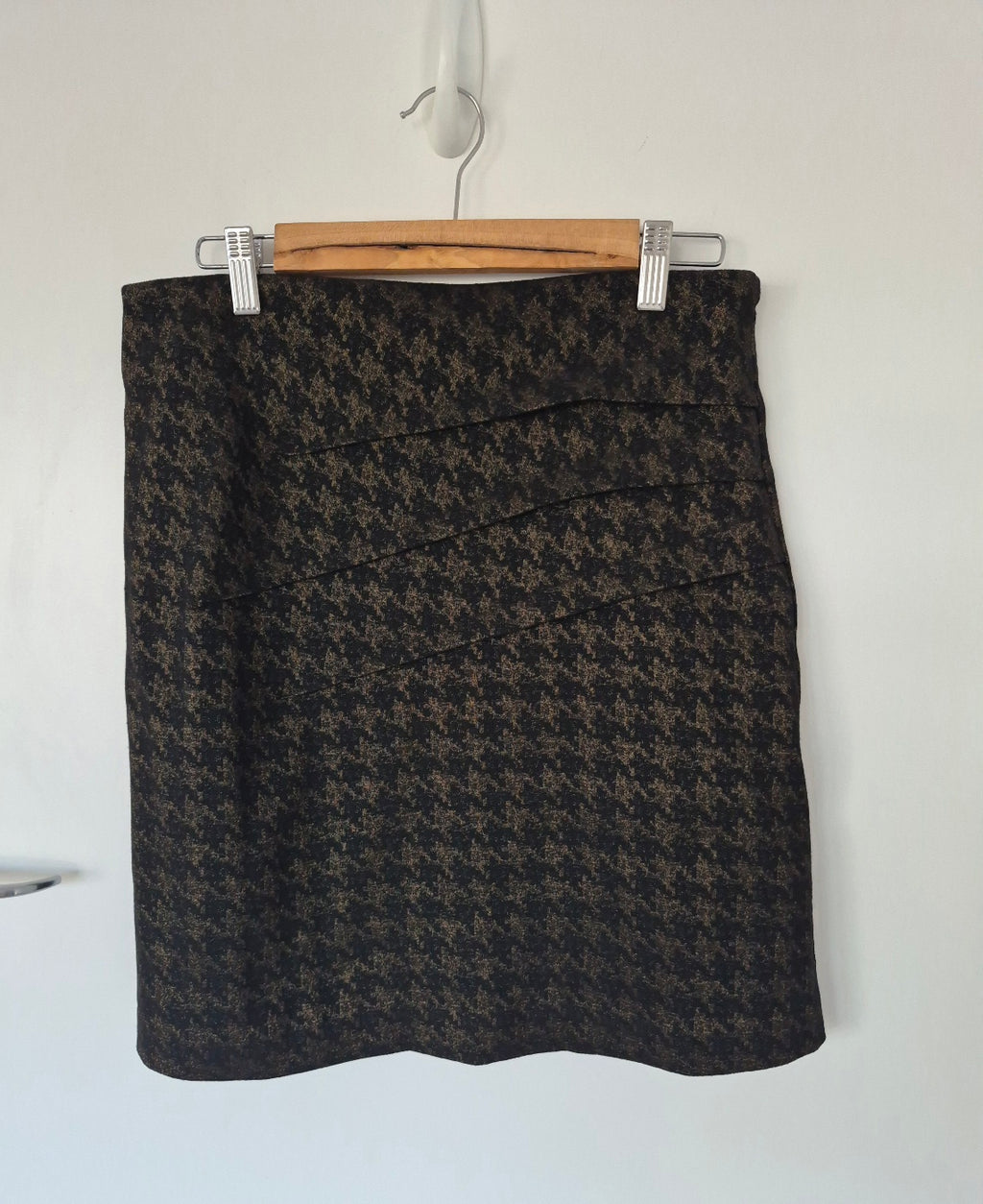Cue Black & Gold Mini Skirt | Size 12