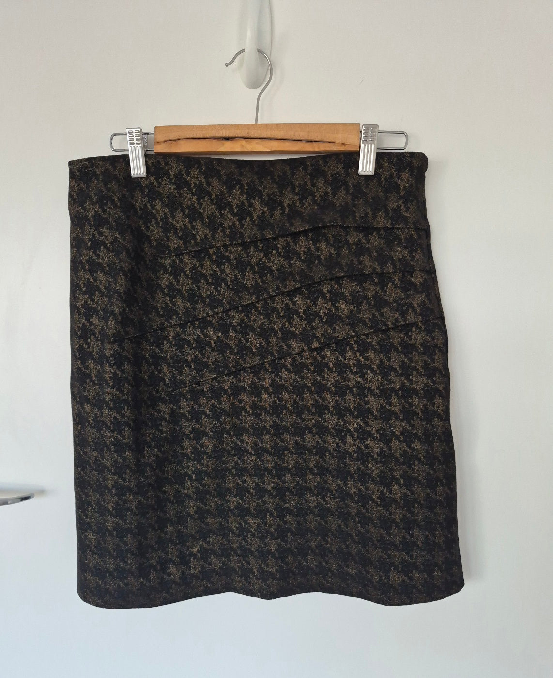 Cue Black & Gold Mini Skirt | Size 12