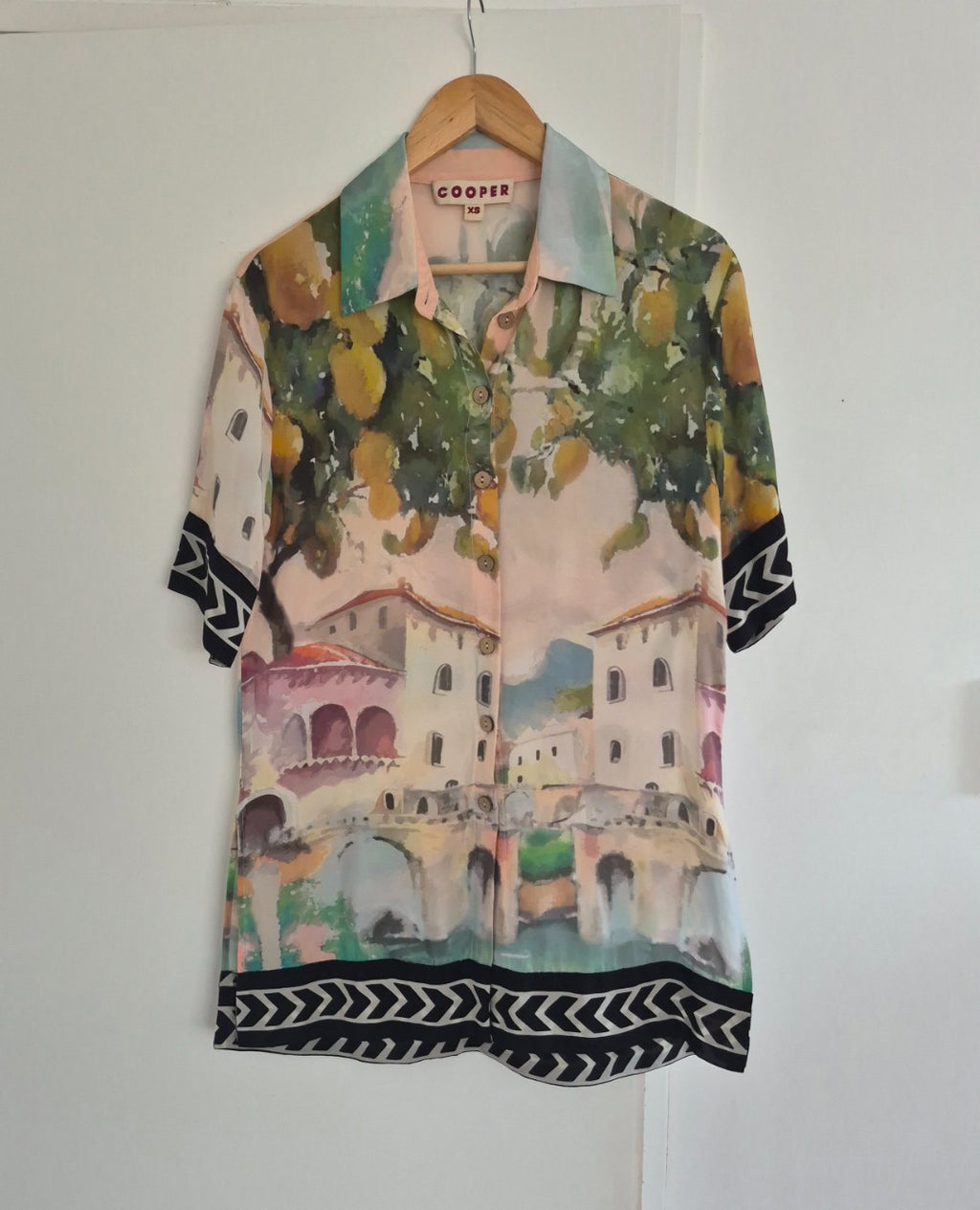 Cooper In The Know Shirt | Sz S