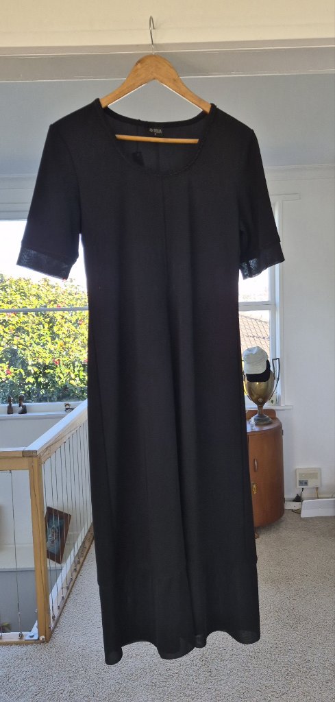 Von Troska Black Dress | Size M