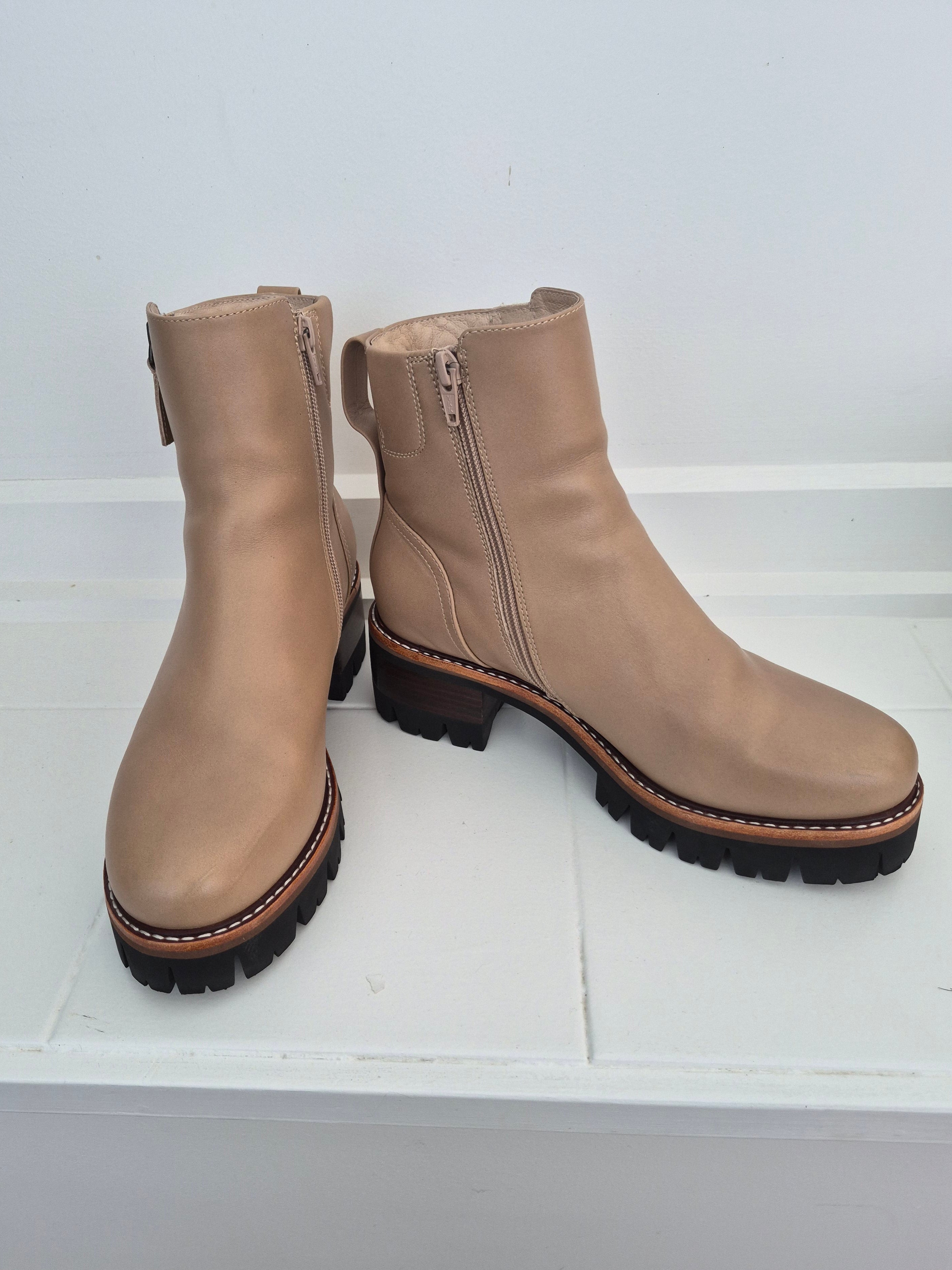 Isabella Anselmi Ankle Boots | Size 39