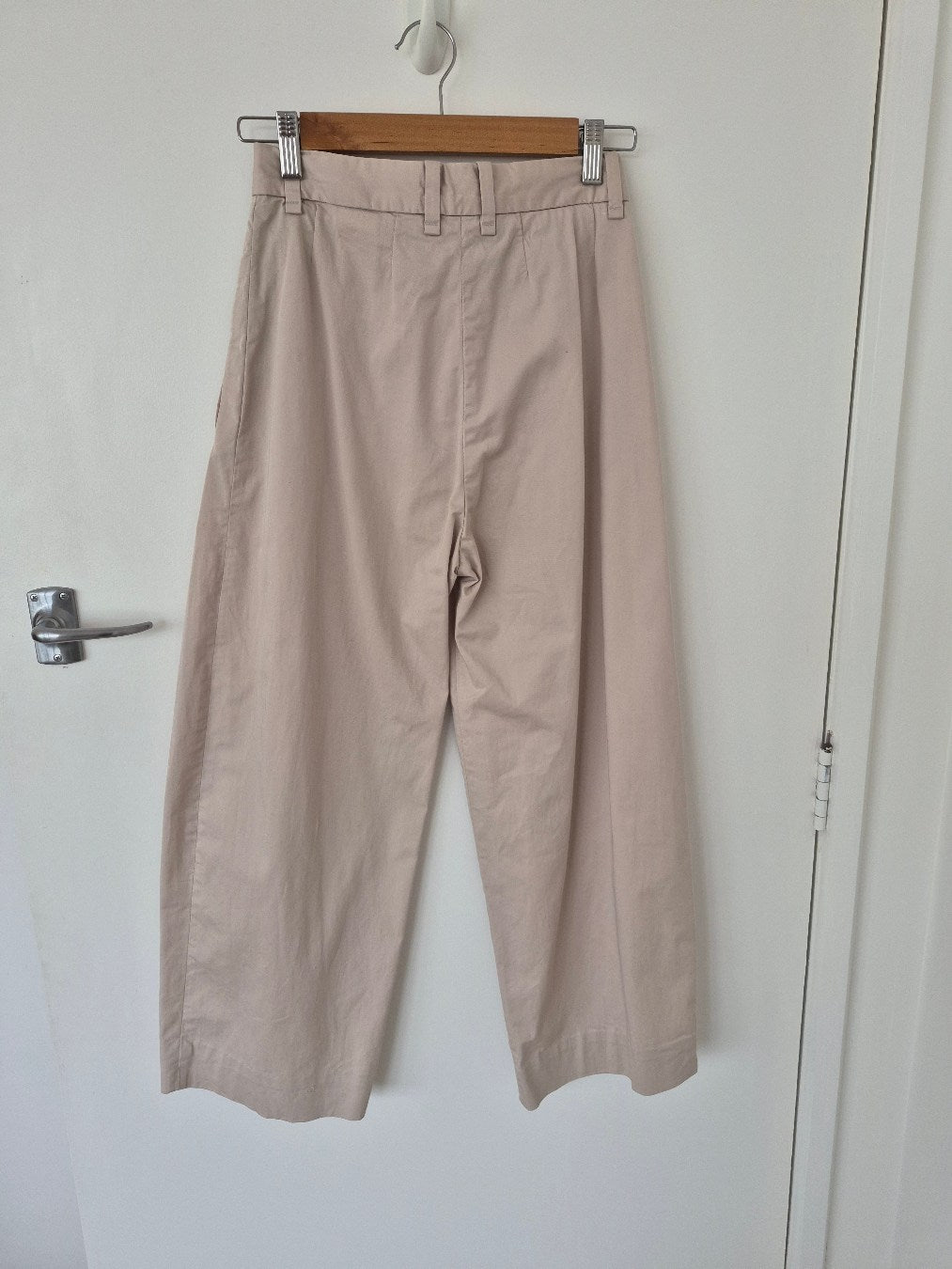 Back view of Cos Cotton Pants Size 4/Eu 32, preloved designer clothing at Copper & Cotton