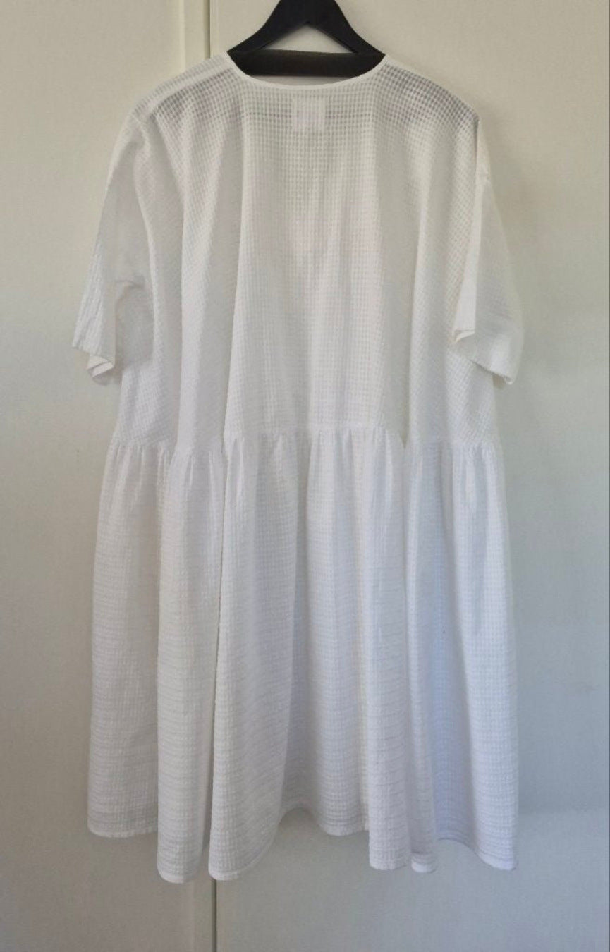 Back view of Kowtow White Dress Sz M, preloved designer clothing at Copper & Cotton