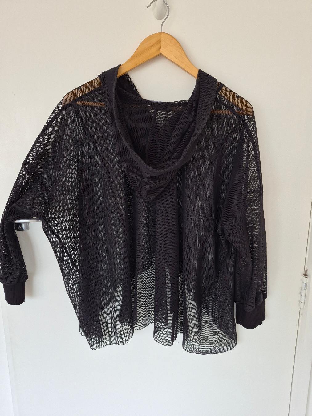 Back view of Lounge by Repertoire mesh jacket Sz M/L, preloved designer clothing at Copper & Cotton