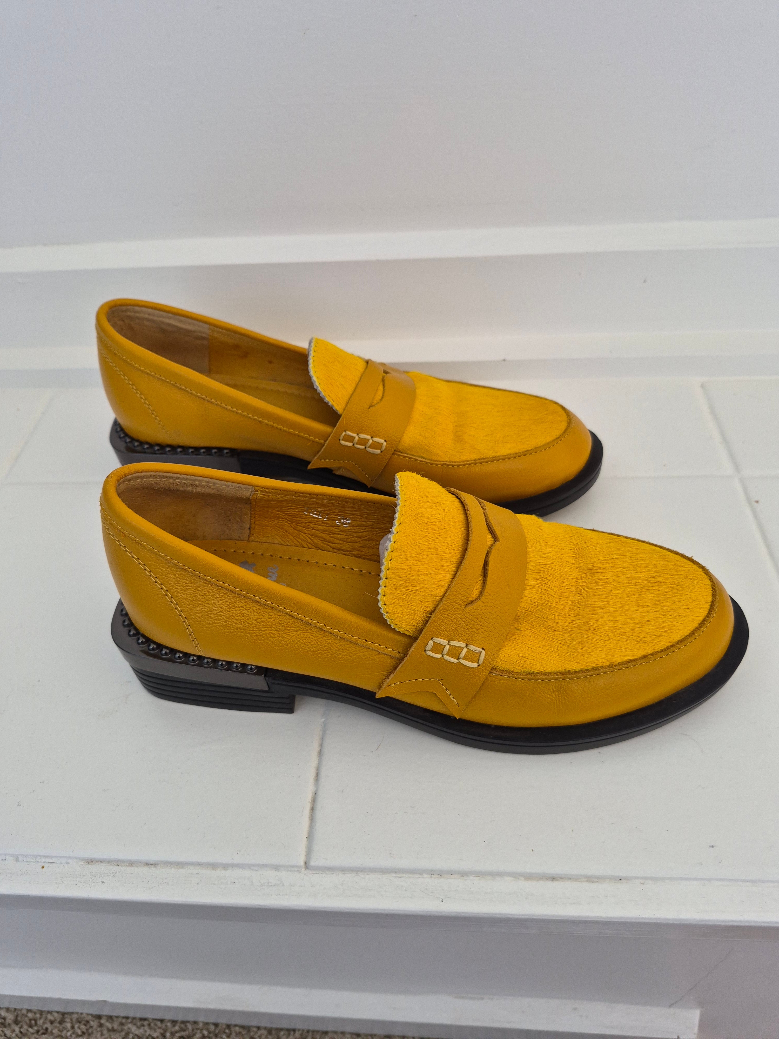 Minx Loafers | Size 38
