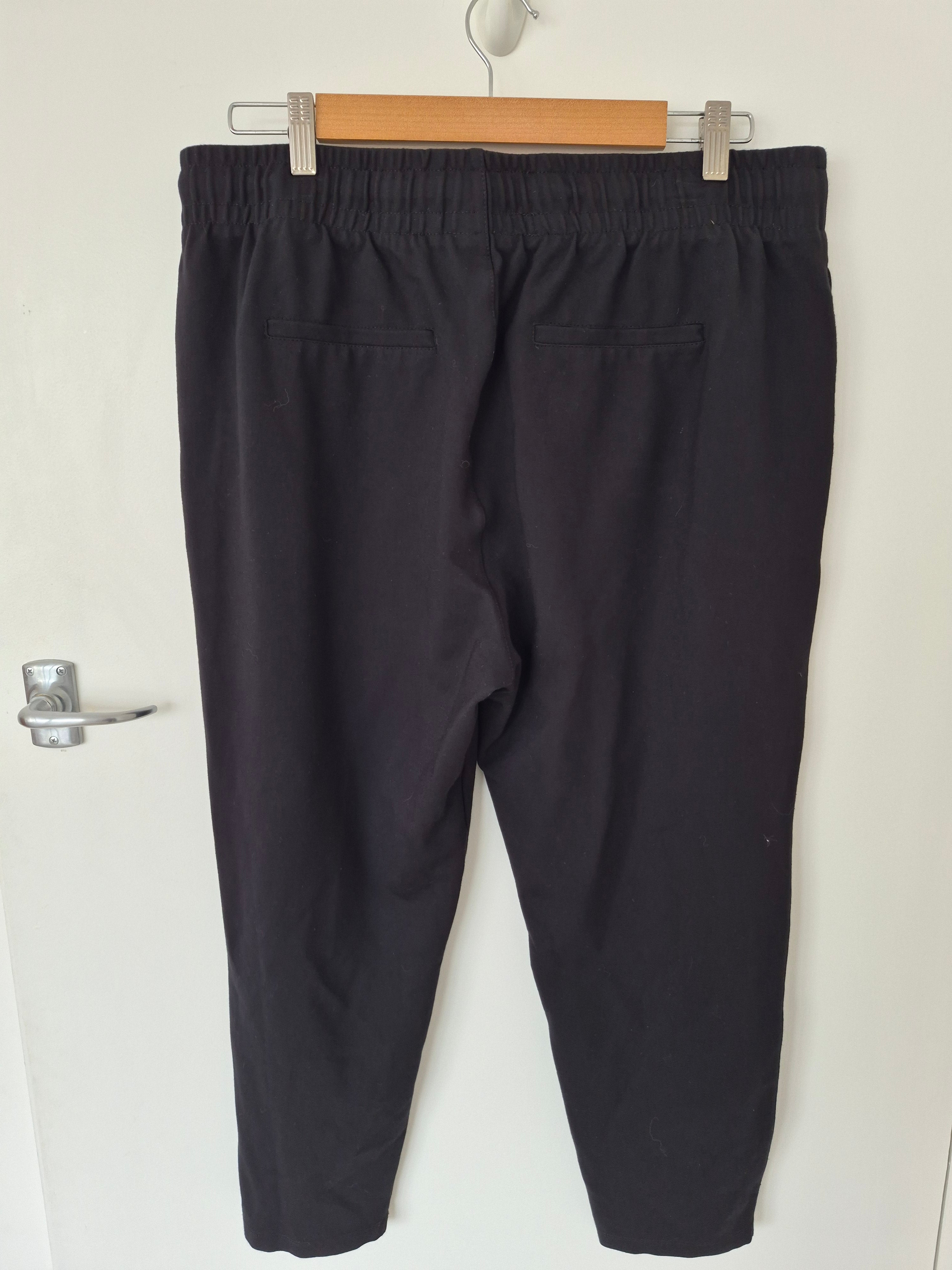 Witchery Black Track Pants | Size 16