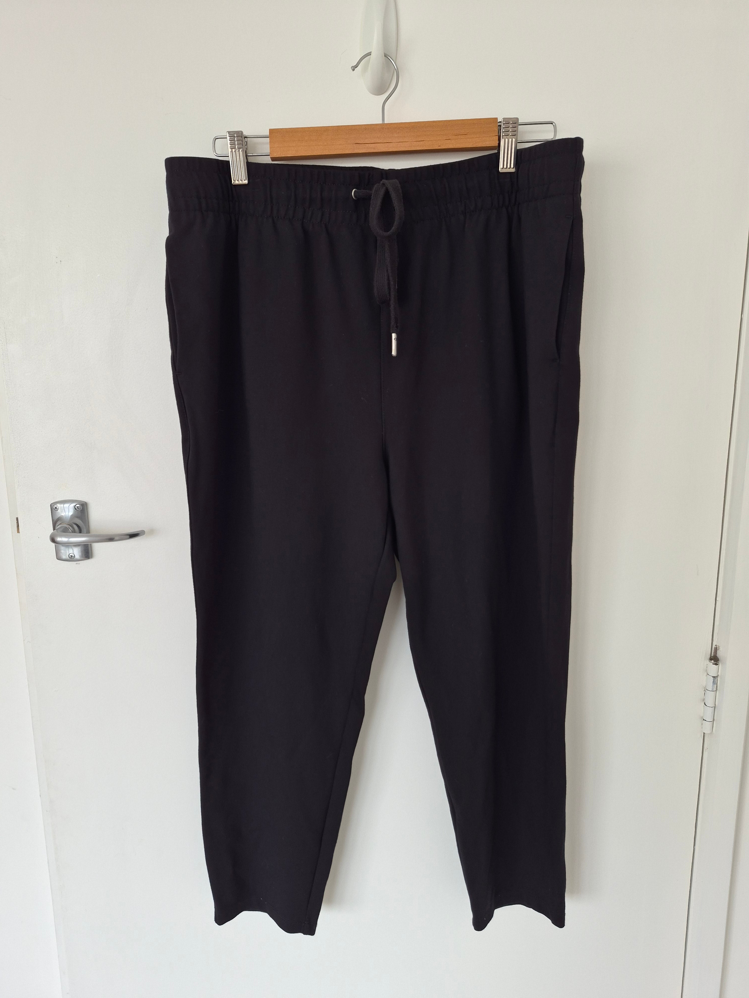 Witchery Black Track Pants | Size 16