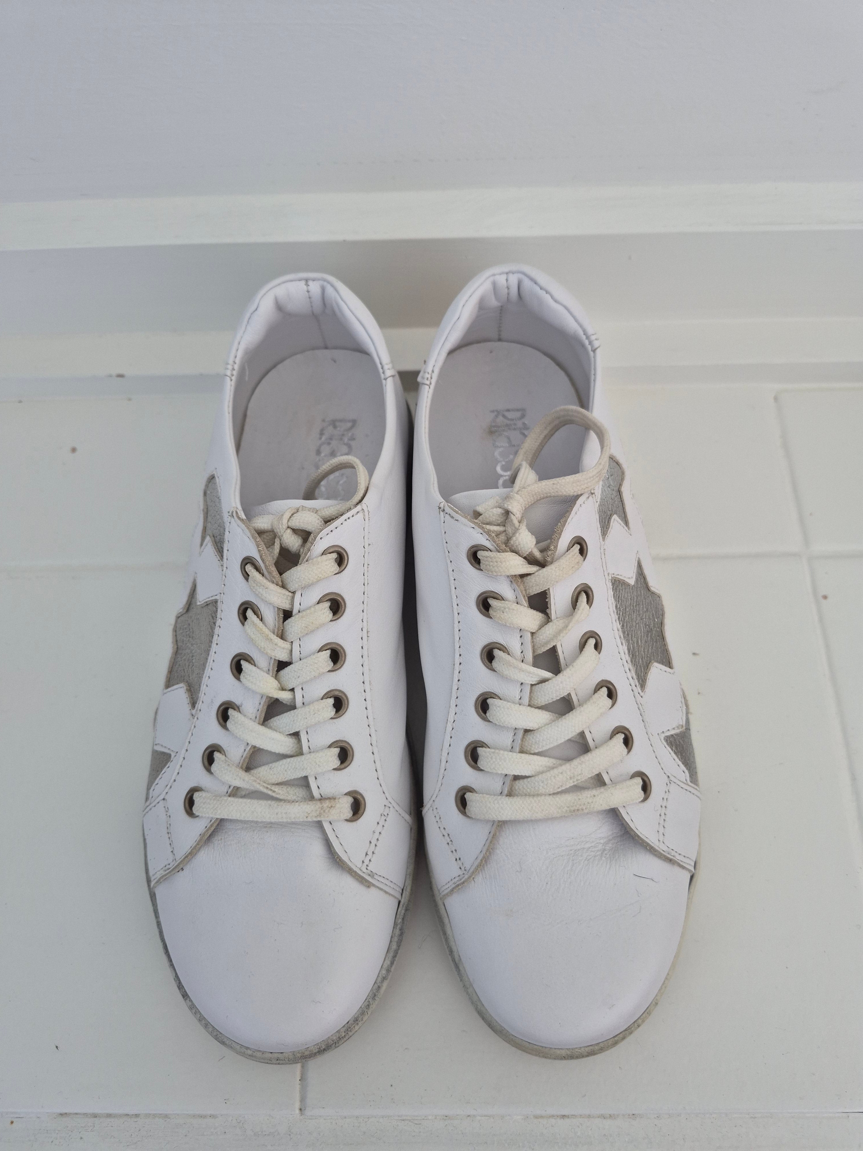 Rilassare Sneakers | Size 39