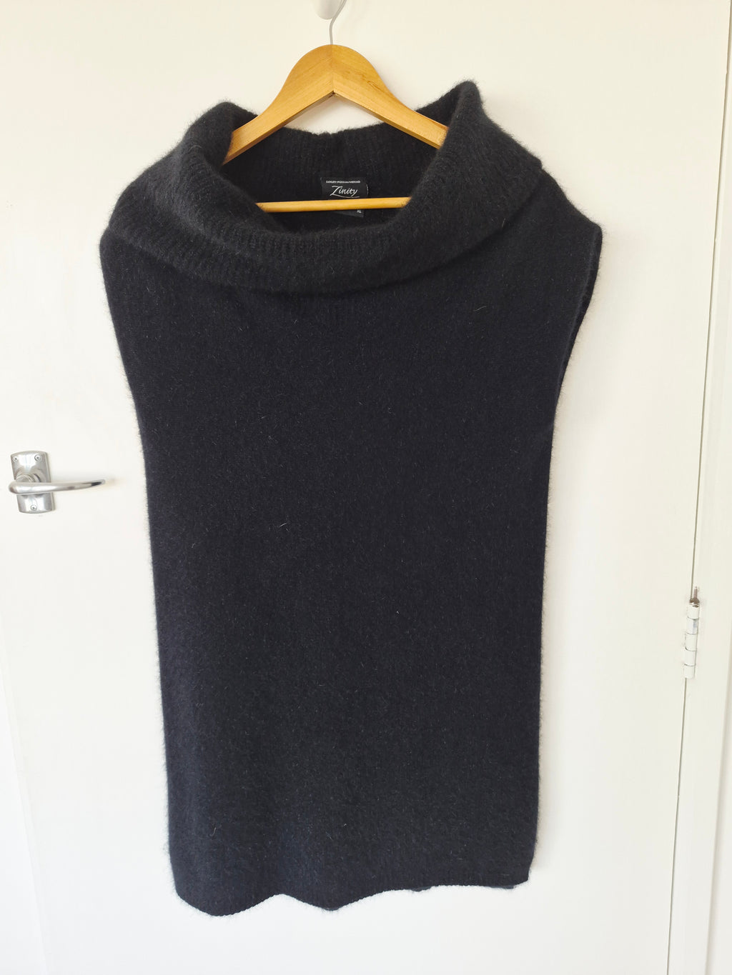 Zinnity Possum Merino Vest | Size XL