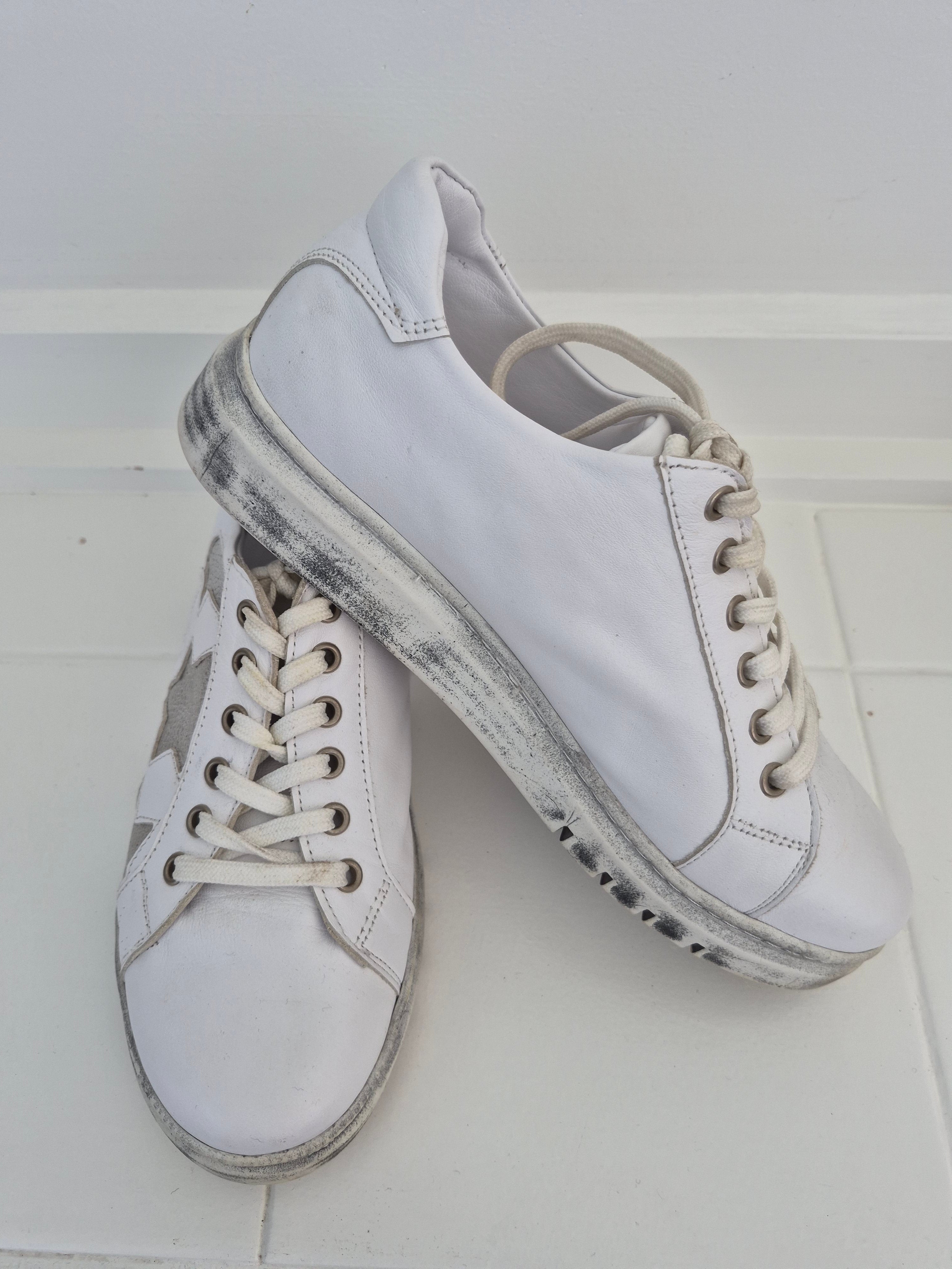 Rilassare Sneakers | Size 39
